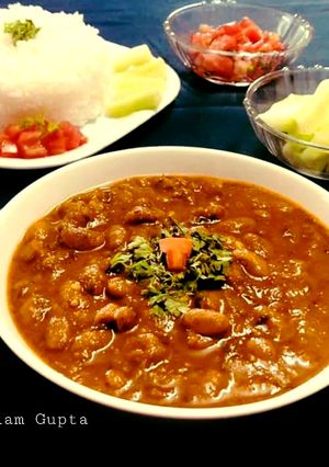 A picture of Rajma with steamed rice.