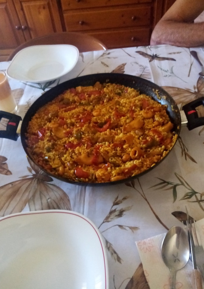 Una foto de Paella de calamaritos y magro