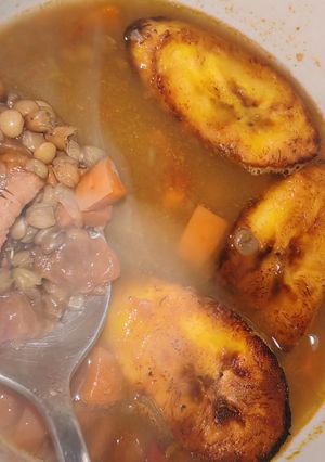 Una foto de Sopa de lentejas