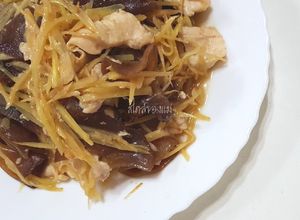 รูปของ อกไก่ผัดขิง