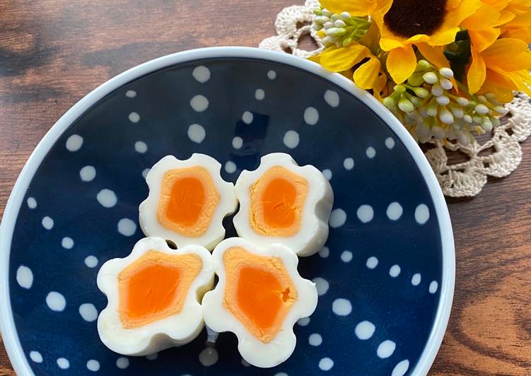 Steps to Prepare Quick Kawaii (Lovely) Flower Egg