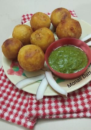 गुजरात की फ्रेश कोकोनट आलू पेटीस रेसिपी मुख्य फोटो