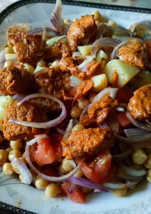A picture of Chickpea BBQ Salad.