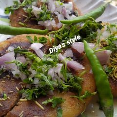 A picture of Semolina sour kachori.