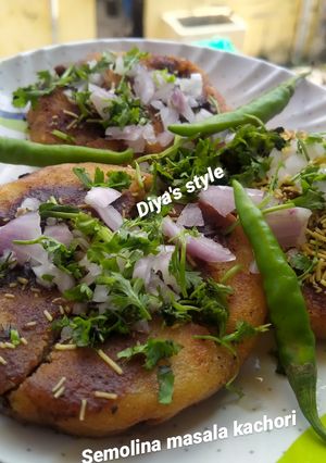 A picture of Semolina sour kachori.