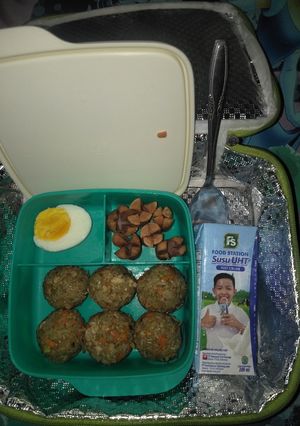 Foto resep Nasi goreng bola bola (bekal si kecil)