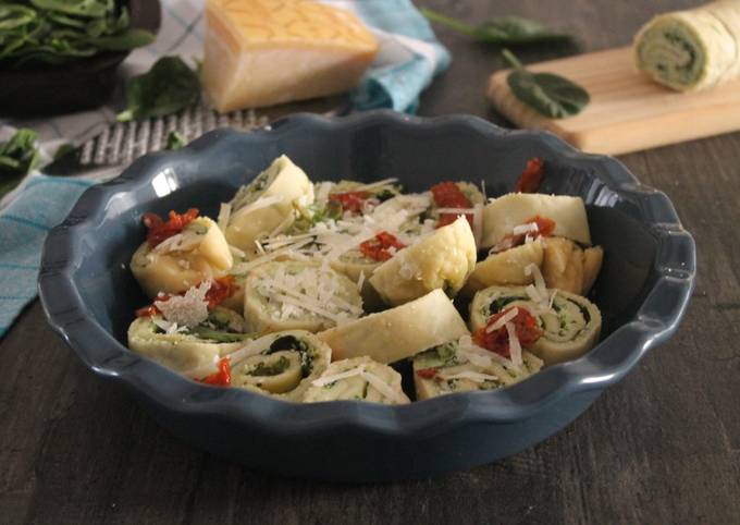 Modo semplice a Fai  Fatto in casa Girelle ricotta e spinaci