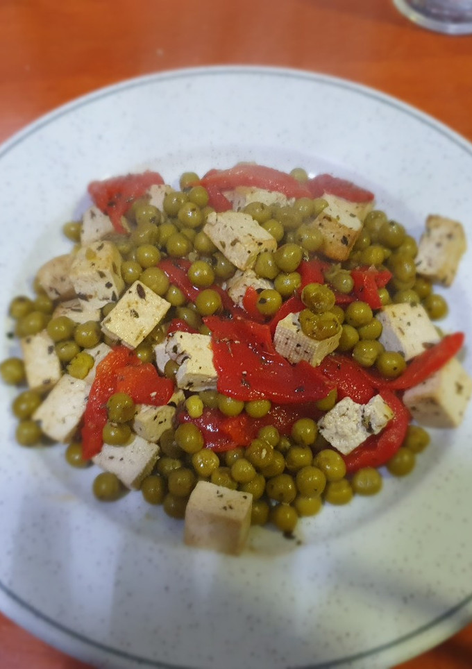 Una foto de Guisantes y tofu