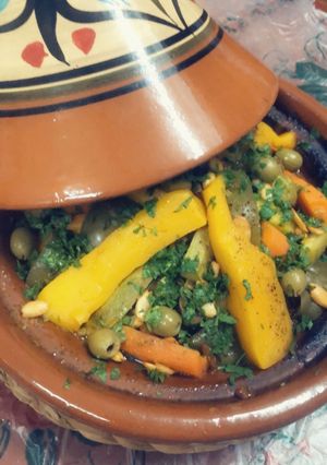 صورة لوصفة طاجين مغربي باللحم والخضار