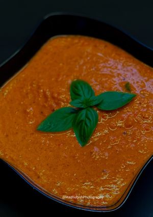 A picture of Tomato Red Capsicum Soup.