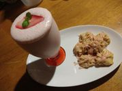 Una foto de malteada con yogurt