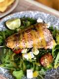 Ensalada templada de verano con salmón y miel mostaza