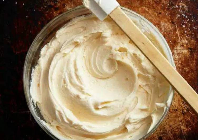 Resep Butter Cream Gurih (Untuk Olesan Roti dan Donat) Anti Gagal