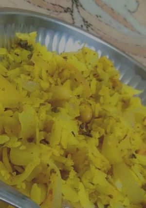 पोहा (Poha recipe in Hindi) रेसिपी मुख्य फोटो