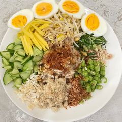 Southern Thai rice salad(Khao Yum) A picture of Southern Thai rice salad(Khao Yum).