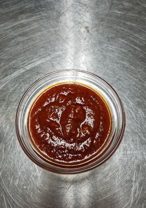 A picture of Pizza sauce.