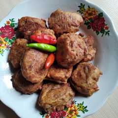 A picture of Bola-bola kornet 3 bahan.