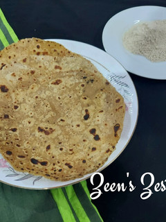 A picture of Soya and Wheat flour Rotis.