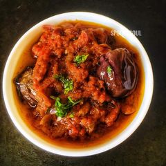 A picture of Kashmiri Khatte Baingan.