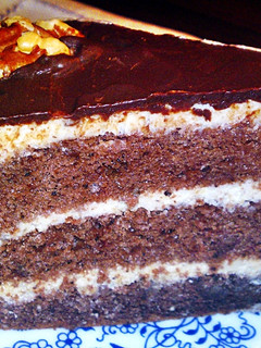 Torta tele dióval, csokoládéval és rummal recept fotója
