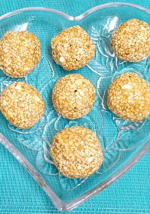 A picture of Til Ke Ladoo.