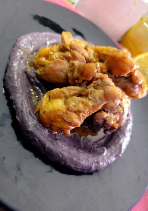Foto principal de Pollo estilo Tajín con puré de patata violeta, Exótico y fácil