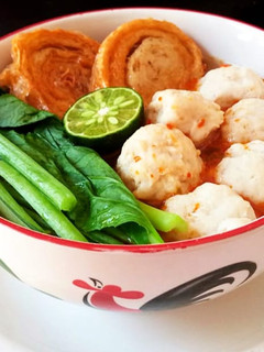 Foto resep Pentol daging kuah tom yum pedas