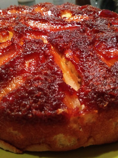 Una foto de Torta invertida de manzana 🙃🍎