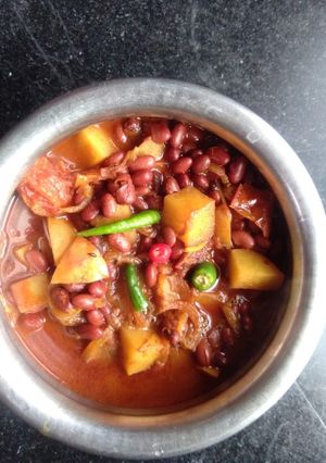 A picture of Rajma curry.