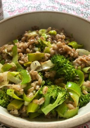 A picture of Leek and broccoli spelt risotto - vegan.