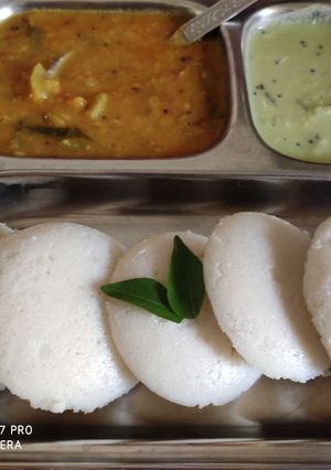 इडली सांबर (Idli sambar recipe in hindi) रेसिपी मुख्य फोटो