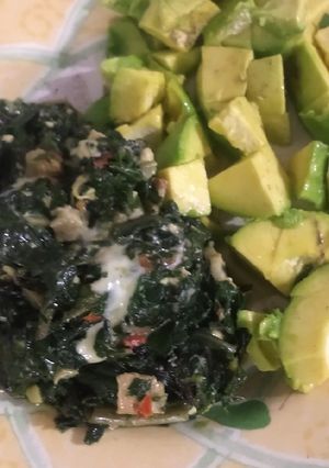 Una foto de Revuelto de espinacas y panceta - keto