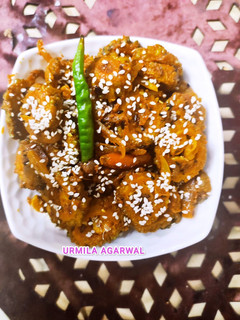 करेला प्याज़ की सब्ज़ी(karela pyaz ki sabzi recipe in hindi) रेसिपी मुख्य फोटो