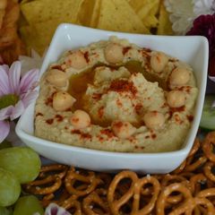 A picture of Hummus.
