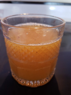 A picture of Jabardast orange juice.