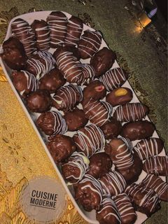 صورة لوصفة تمر بشكولاطة 🍫 محشي بمكسرات