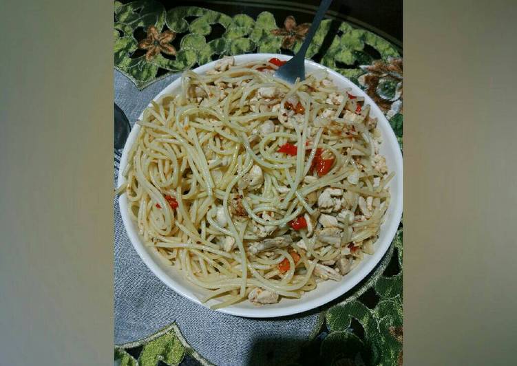 Langkah Mudah untuk Menyiapkan Spaghetti Oglio Olio, Enak Banget