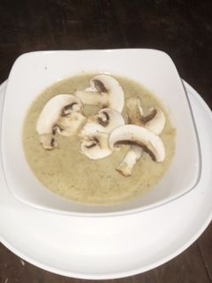Una foto de Crema de champiñones a la 3 M