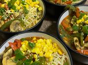 Una foto de ramen vegetariano