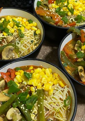 Una foto de Ramen casero, rico, barato y vegetariano !!