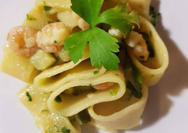 Calamarata zucchine e gamberetti