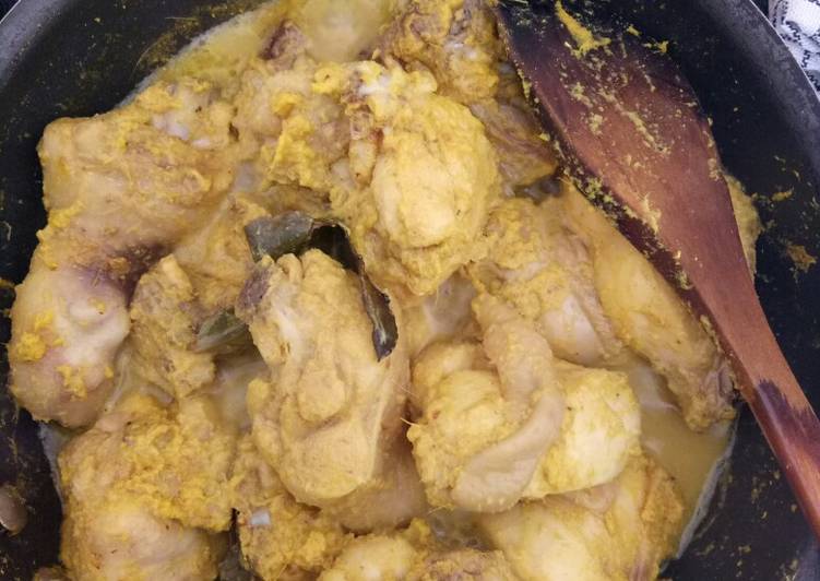 Ayam ungkep bumbu kuning