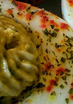 Una foto de HUEVOS Rellenos al Pesto...!