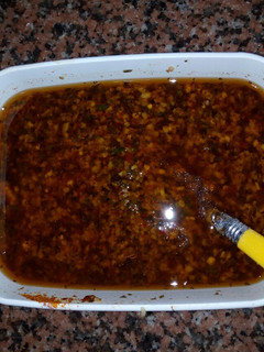 Una foto de Adobo, condimento para lechón, pollo o cordero