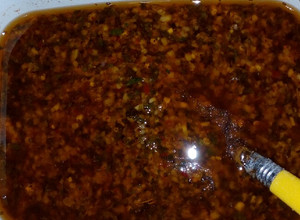 Una foto de Adobo, condimento para lechón, pollo o cordero