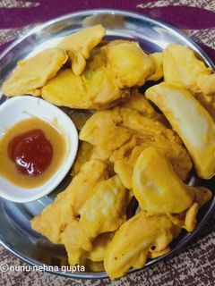 आलू के पकौड़े (Aloo ke pakode recipe in Hindi) रेसिपी मुख्य फोटो
