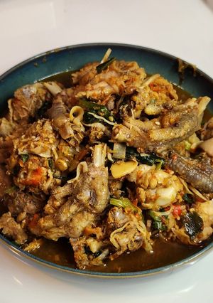 รูปของ ไก่ใต้น้ำ ใส่หน่อไม้