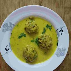 A picture of Methi kadigole.