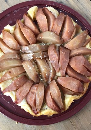 Une photo de Tarte aux poires caramélisées