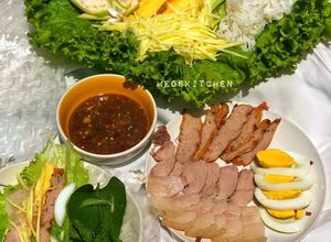 Hình của món Bánh Tráng Thịt Luộc Chấm Mắm Nêm.